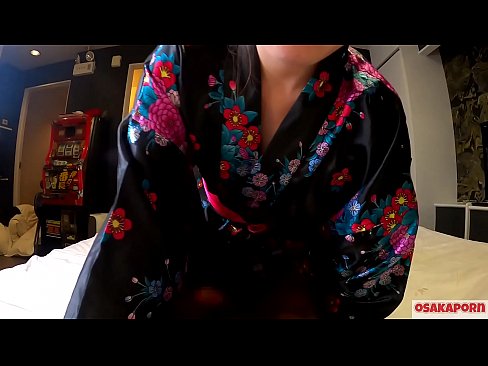 ❤️ A moza cosplay encántalle o sexo ata o orgasmo con chorros nunha jinete e unha mamada. Moza asiática con coño peludo e fermosas tetas con traxe tradicional xaponés nun vídeo afeccionado que mostra a masturbación con xoguetes de merda. Sakura 3 OSAKAPORN. Vídeo de puta  en nós ❌️