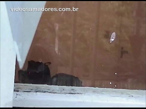 ❤️ Home cachondo mirando á súa moza con outro mozo, gravando un vídeo de carallo sen molestar á parella Vídeo de puta  en nós ❌️