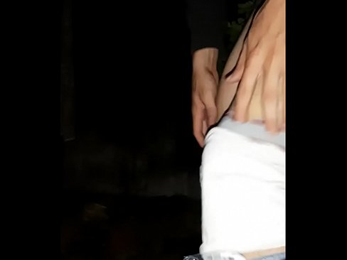 ❤️ O meu veciño saltou ao meu muro de corentena Vídeo de puta  en nós ❌️