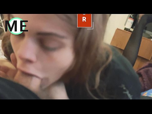 ❤️ Palo de garganta, pantalóns rasgados e tacóns rasgados agradable de coñecer Vídeo de puta  en nós ❌️