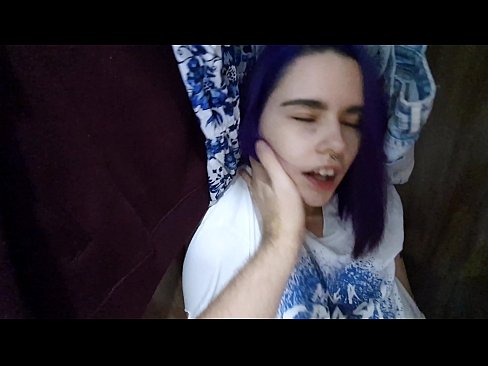 ❤️ Atopo a miña irmá no armario e axudouna a correrse Vídeo de puta  en nós ❌️